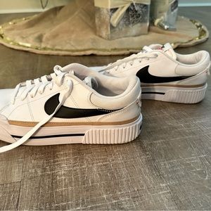 Nike Legacy Lifts